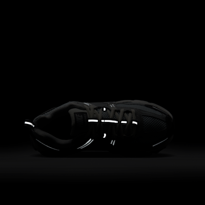 Nike Vomero 5 大童反光裝飾鞋款