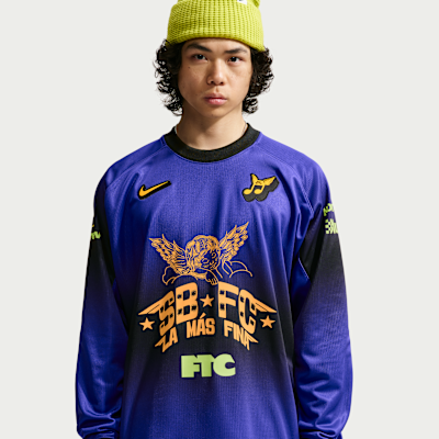 Nike SB Uzun Kollu Kaykay Üstü