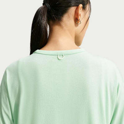 Nike 24.7 ImpossiblySoft Light Dri-FIT Kısa Kollu Kadın Tişörtü görsel 2