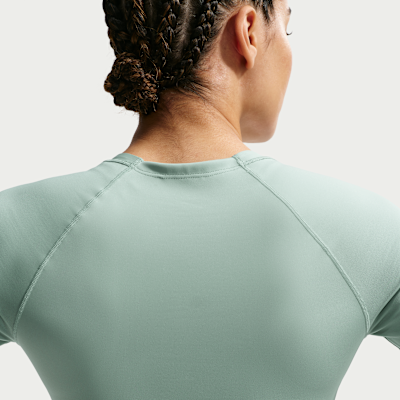 Nike Universa Dri-FIT Kısa Kollu Kadın Üstü görsel 2
