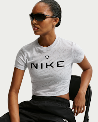 Женская футболка Nike Sportswear Chill Knit Slim Cropped