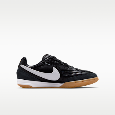 Nike Jr. Tiempo Streetgato Older Kids' Indoor/Court Low-Top Football Shoes