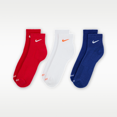 Κάλτσες προπόνησης μέχρι τον αστράγαλο Nike Everyday Plus Cushioned (τρία ζευγάρια)