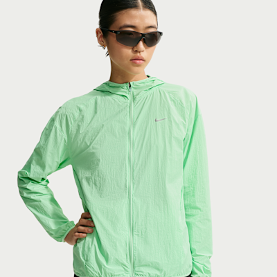 Куртка беговая женская Nike Tempo UV Protection Lightweight