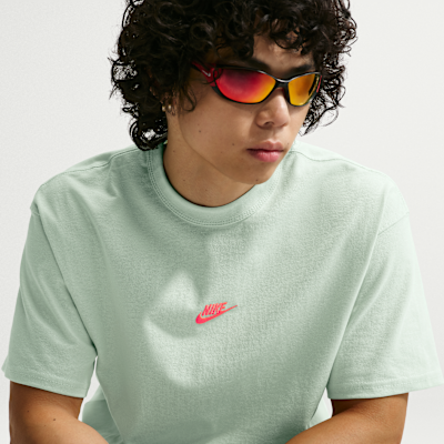 Nike Sportswear Premium Essentials Erkek Tişörtü görsel 3