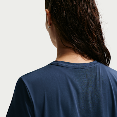 Nike One Classic Dri-FIT Kısa Kollu Kadın Üstü görsel 2