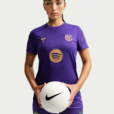 Nike FC Barcelona Strike Deplasman Kobe Dri-FIT Kısa Kollu Futbol Kadın Üstü