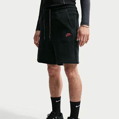 Nike Tech Fleece Erkek Şortu görsel 2