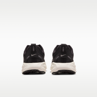 Nike Vomero 18 Older Kids' Road Running Shoes