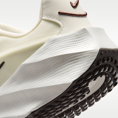 Nike Aura Edge Kadın Ayakkabısı görsel 8