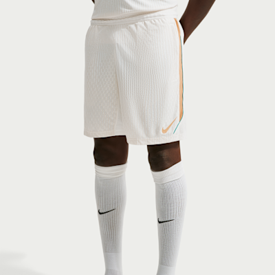 Nike Strike Elite Dri-FIT ADV Örgü Erkek Futbol Şortu görsel 2