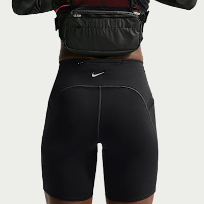 Nike Swift Dri-FIT Yüksek Belli 18 cm Kadın Koşu Şortu görsel 3