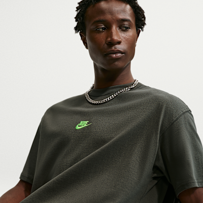 Nike Sportswear Premium Essentials Erkek Tişörtü görsel 3