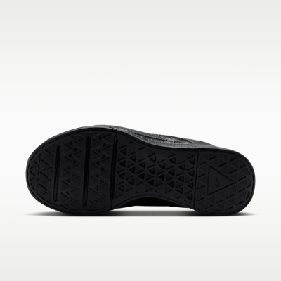 Nike MC Trainer 4 Kadın Antrenman Ayakkabısı görsel 2