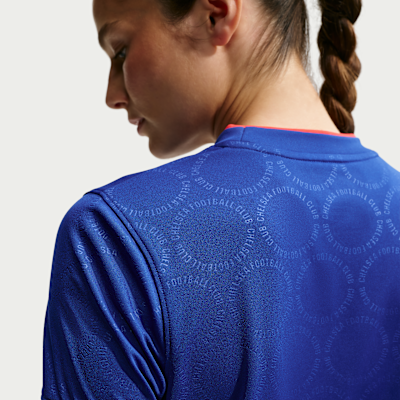 Nike Chelsea FC Üçüncü Nike Dri-FIT Maç Öncesi Kadın Futbol Üstü görsel 2