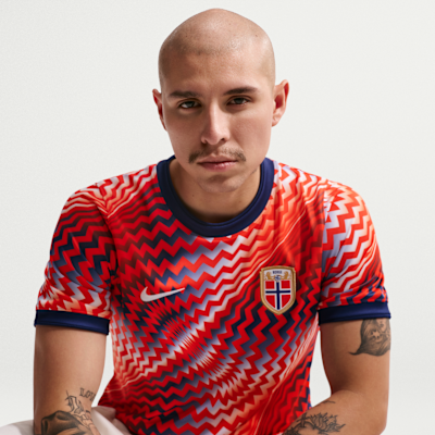 Nike Norveç Academy Pro Nike Dri-FIT Maç Öncesi Kısa Kollu Erkek Futbol Üstü