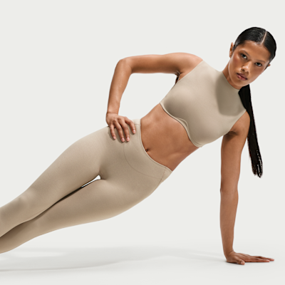 NikeSKIMS Studio Stretch Hafif Destekli Balıkçı Yaka Kadın Spor Sütyeni görsel 3