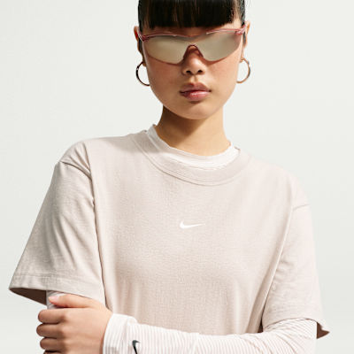Nike Sportswear Classic Bol Kadın Tişörtü görsel 3