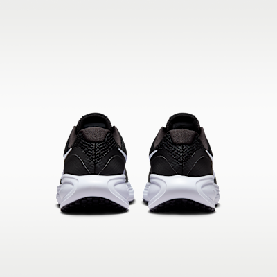 Tenis de correr en pavimento para mujer Nike Revolution 8