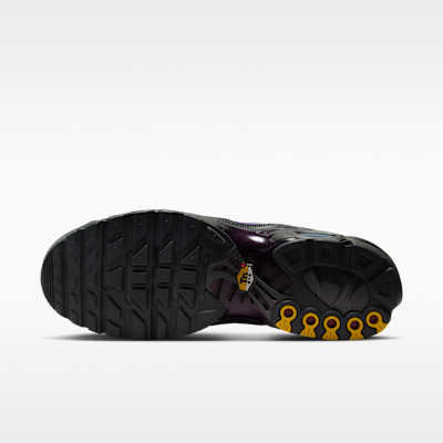 Nike Air Max Plus OG Men's Shoes with Reflective Accents