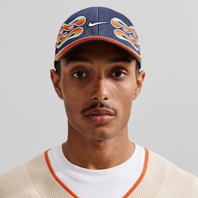 Nike Club Structured OG Flame Cap