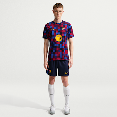 Nike FC Barcelona İç Saha Nike Dri-FIT Maç Öncesi Erkek Futbol Üstü görsel 4