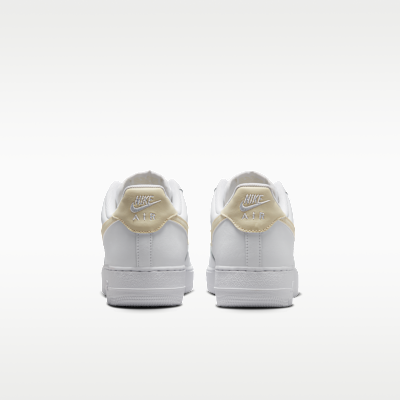 รองเท้าผู้ชาย Nike Air Force 1 '07