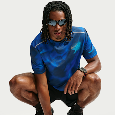 Nike Miler Dri-FIT Kısa Kollu Erkek Koşu Üstü görsel 3