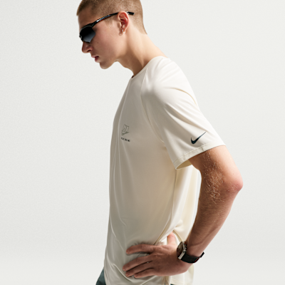 Nike Stride Dri-FIT ADV Kısa Kollu Erkek Koşu Üstü görsel 3