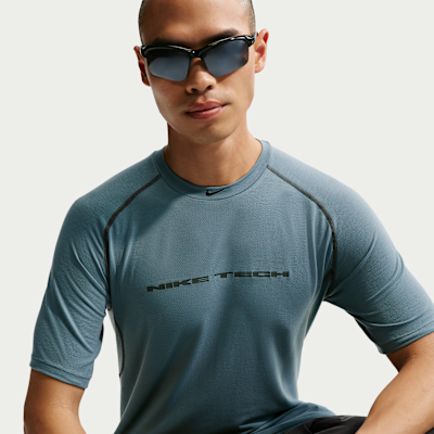 Nike Tech Dri-FIT Kısa Kollu Erkek Üstü