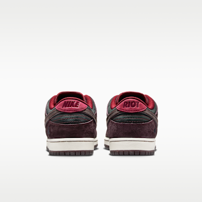Nike SB Dunk Low Pro Skate Shoes