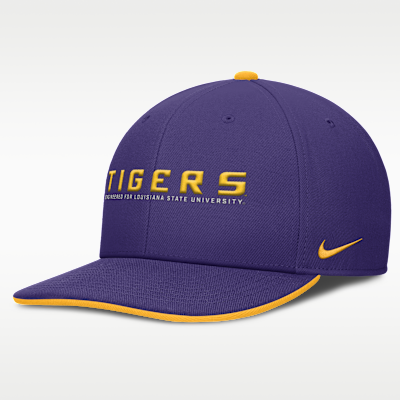 Gorra universitaria Nike Dri-FIT ajustable para hombre LSU On-Field Club