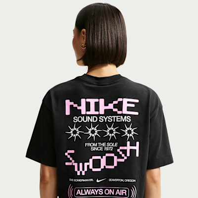 NIKE公式】Nike スポーツウェア オーバーサイズド ミッドクロップ T 