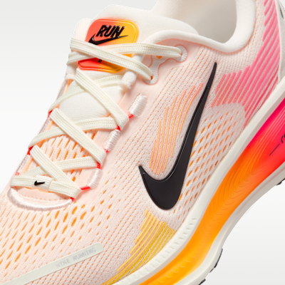 Nike Vomero 18 大童路跑鞋