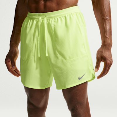 Nike Stride Dri-FIT 18 cm 2'si 1 Arada Erkek Koşu Şortu görsel 2