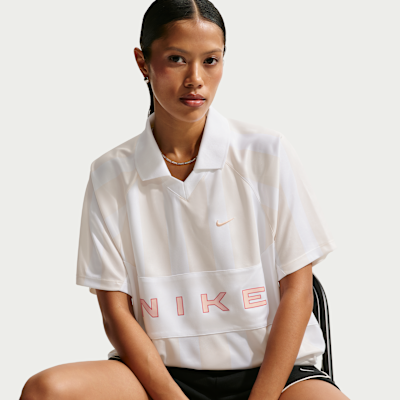 Nike Sportswear Büyük Kesimli Kadın Forması görsel 3