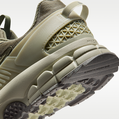 나이키 줌 보메로 롬 남성 신발