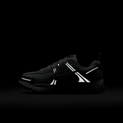 Nike Vomero 5 大童反光裝飾鞋款
