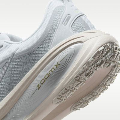 Scarpa impermeabile da running su strada con dettagli dal design rifrangente Nike Vomero 18 GORE-TEX – Uomo