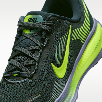 Nike Vomero 18 Older Kids' Road Running Shoes