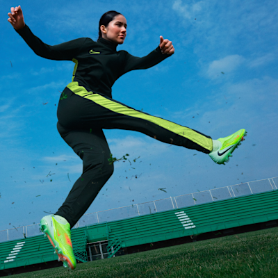 Nike Phantom 6 Low Elite Fußballschuh für normalen Rasen