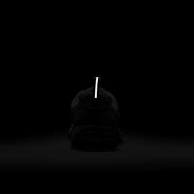 Nike Vomero 5 大童反光裝飾鞋款