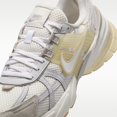 ナイキ V2K ラン ウィメンズシューズ