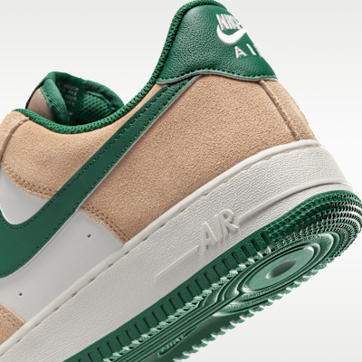 ナイキ エア フォース 1 '07 LV8 メンズシューズ