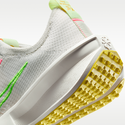 Tenis de correr en pavimento para mujer Nike Interact Run