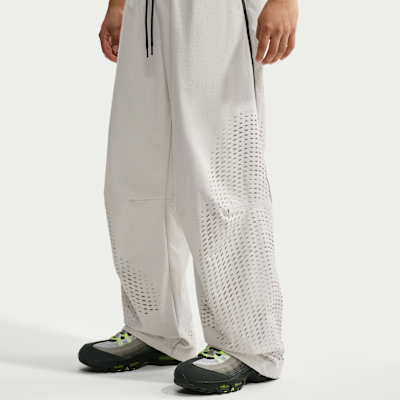 Nike Tech Dri-FIT Shori Örgü Açık Paçalı Erkek Eşofman Altı görsel 2