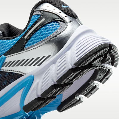 Nike V5 RNR Women's Shoes with Reflective Design Accents