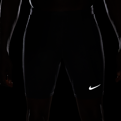 Nike Fast Dri-FIT Slip Astarlı Yarım Boy Erkek Koşu Taytı görsel 8