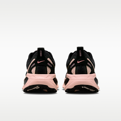 Nike Vomero 18 GORE-TEX Yansıtıcı Tasarımlı Vurgulara Sahip Su Geçirmez Kadın Yol Koşu Ayakkabısı