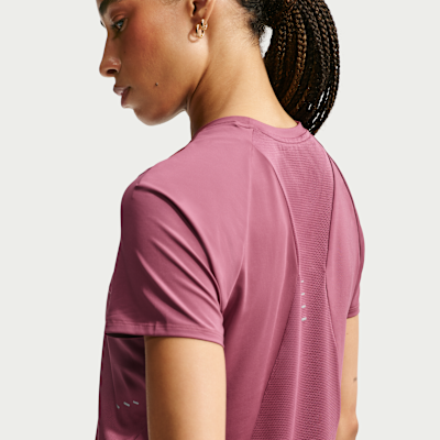 Nike Swift Dri-FIT Kısa Kollu Kadın Koşu Üstü görsel 2